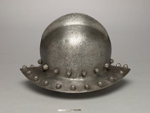 Chapéu de guerra, ou chapéu de chaleira, c.1475-1500 (aço) de Antonio (workshop of) Missaglia