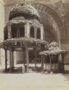 Fonte na Mesquita do Sultão Hassan, Egipto de Antonio Beato