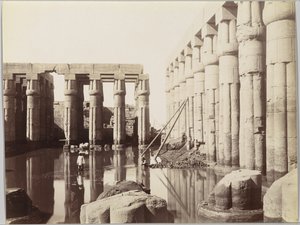 Templo de Luxor (Vista da Corte de Amenhotep III) (albumen fotografia prateada)