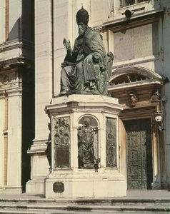 Monumento ao Papa Sixtus V fora da Basílica de Loreto de Antonio Calcagni