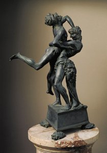 As doze obras de Hércules: "Heracles (Hércules) Lift the Giant Ante" escultura de bronze de Antonio Benci chamada Le Pollaiolo (Pollaiuolo) (1431-1498) 1475 Dim. 45 cm Museo del Bargello, Florença de Antonio Pollaiuolo