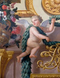 Detalhe de um mural, mostrando um querubim segurando uma coroa de louros e guirlanda, A Casa do Banquete