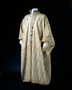 Túnica Árabe, Península Arábica, 1916 (seda com fio de ouro e prata)