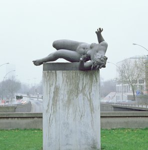 O rio (La riviere etendue), 1939-43 (chumbo) (ver também 408420) de Aristide Maillol