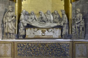 O túmulo: o sudário de Cristo é segurado por Nicomede e José de Arimatéia que segura a cabeça de Jesus, atrás, São João sustenta a Virgem Maria, seguido por três mulheres, a primeira carrega a coroa da coroa e a última é Maria Madalena - Escultura (b de Arnaud de (attr.to) Moles