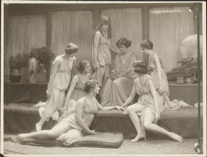[Isadora Duncan e Grupo]. de Arnold Genthe