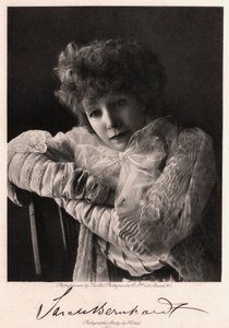 Sarah Bernhardt, atriz francesa, 1901. de Art Photogravure Co