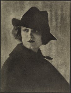 [Retrato de uma atriz de Hollywood não identificada] de Arthur F. Kales