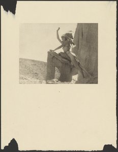 [Mulher vestida com trajes de índia no deserto]. de Arthur F. Kales