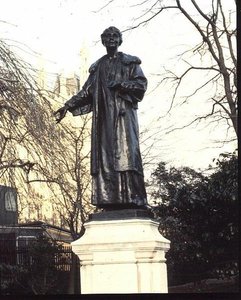 Estátua de Emmeline Pankhurst (1857-1928) 1930 (bronze)