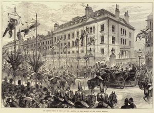 Visita da Rainha ao East End, chegada de Sua Majestade no Hospital de Londres