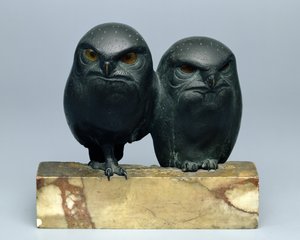 Duas corujas, 1903-04 (bronze e ônix)