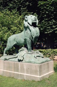 Leão núbio e sua presa, 1870 (bronze) (ver também 252665 e 252667)