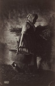 Camponesa carregando uma cesta e feno, c. 1870.