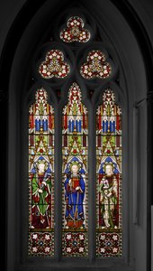 São Tomás, São Tiago, o Grande, e São Tiago, o Menos, 1849 (vitral) de Augustus Welby Northmore Pugin
