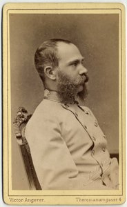 Retrato do Imperador Francisco José da Áustria (1830-1916) e Rei da Hungria (1867-1916), da casa dos Habsburgo-Lorena. Fotografia da oficina Victor Angerer em Viena.