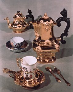 Bule, açucareiro, pote de chocolate e caneca, de um serviço de café da manhã Meissen feito por Domanek, Viena, 1750 (porcelana e ouro)