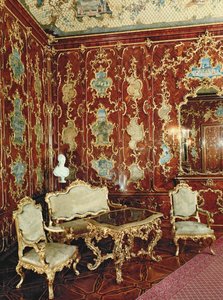 A Sala dos Milhões com painéis de madeira de figo incrustada com miniaturas persas e decorada com ornamentos dourados, Schloss Schonbrunn, Viena