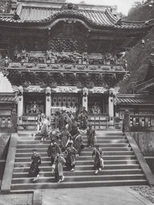 Japão: Nikko, Yomei-mon, portal principal do Santuário de Ieyasu (fotografia a preto e branco)