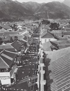 Japão: Centro comercial em Beppu (fotografia a preto e branco)