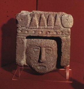 Cabeça esculpida asteca de Aztec