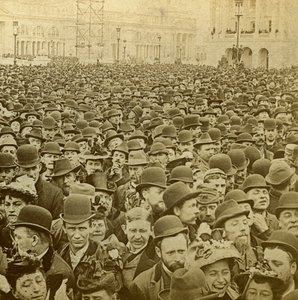 Multidão na abertura da Exposição Colombiana, Chicago, Illinois, EUA, 1893.