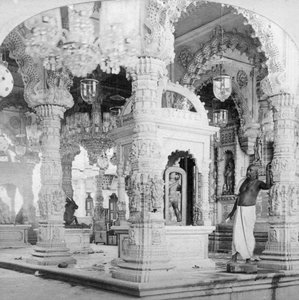 Interior do templo de Babulnath, Bombaim, Índia, 1901.