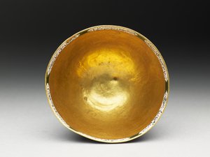 Tigela com tampa, pires e colher com decoração astrológica, início do século XIX de Baqir