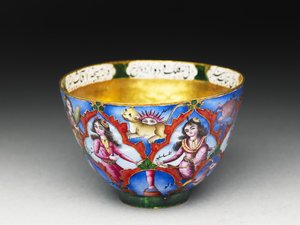 Tigela com tampa, pires e colher com decoração astrológica, início do século XIX de Baqir