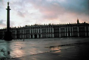 Vista exterior do Palácio de Inverno (1753-52) (foto) de Bartolomeo Carlo conte Rastrelli