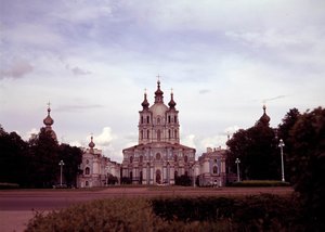 Arquitectura: vista do mosteiro de Smolny construído entre 1748 e 1835 pelo arquitecto Francesco Bartolomeo Rastrelli (1700-1771), São Petersburgo, Rússia.