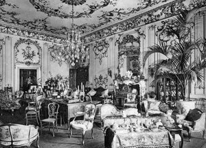 A sala de estar, Chesterfield House, 1908.