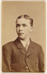 [Homem não identificado de perfil 3/4, sentado] de Beer and Company