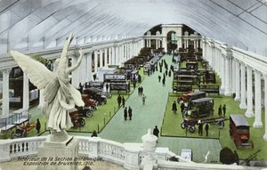 Postal retratando veículos a Motor na seção britânica da Exposição Universal em Bruxelas em 1910 de Belgian School
