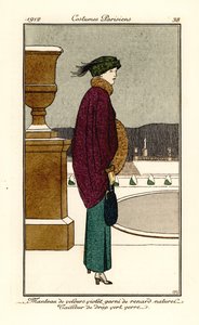 Mulher com capa de veludo violeta aparada com pêlo de raposa, fato de woo verde-garrafa, polainas. Manteau de velours violet garni de renard naturel, tailleur de drap vert verre. Piso de bolso colorido à mão (stencil) gravura após uma ilustração de Bernard