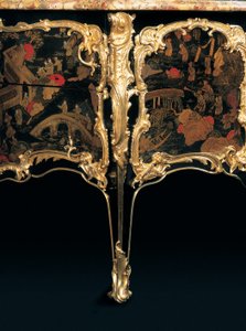 Uma cômoda Luís XV de Bernard van Risenburgh II