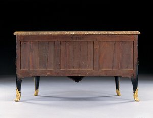 Cômoda, c.1745 (laca japonesa montada em ormolu e madeira ebonizada) de Bernard van Risenburgh II