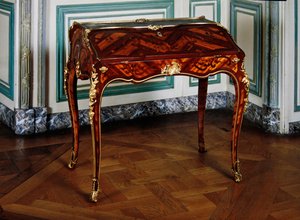 Louis XV Secretaire carimbado com as letras B.V.R.B de Bernard van Risenburgh II