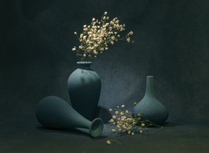 Natureza morta em azul melancólico de Betty Liu