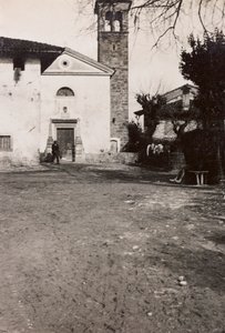 Álbum da Primeira Guerra Mundial em Friuli-Venezia Giulia: a igreja de Soleschiano Manzano, 01-03/1916 (foto a p/b) de Bietti Bietti