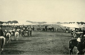 O acampamento dos vice-reis na Assembléia Imperial, em janeiro de 1877, 1901. de Bourne and Shepherd