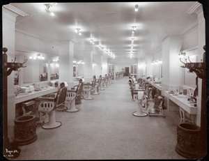 Barbearia no Hotel Knickerbocker, 1906 (impressão em gelatina prateada) de Byron Company