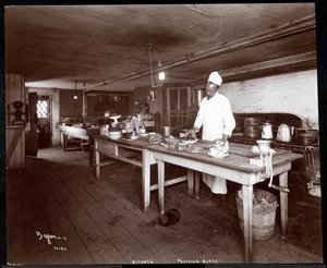 Chef na cozinha do Janer&39;s Pavilion Hotel, Banco Vermelho, Nova Jersey, 1903 (impressão em gelatina de prata)