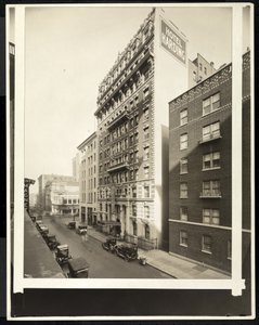 Hotel Harding na 55th Street e Broadway, Nova York, 1921 (impressão em gelatina de prata) de Byron Company