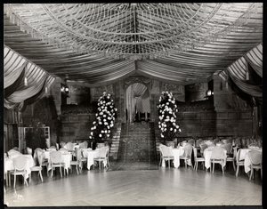 Sala de recepção no Ritz-Carlton Hotel, 1915 ou 1916 (impressão em gelatina prateada)