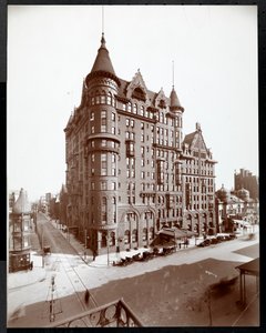 O Hotel Walton, Filadélfia, c.1905 (impressão em gelatina de prata) de Byron Company