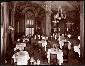 The Ladies &39;Cafe no Hotel McAlpin, 1913 (impressão em gelatina de prata) de Byron Company