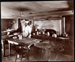 A cozinha do Janer&39;s Pavilion Hotel, em Red Bank, Nova Jersey, 1903 (impressão em gelatina de prata)