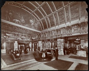 O lobby do Hotel Walton, Filadélfia, c.1905 (impressão em gelatina prateada)