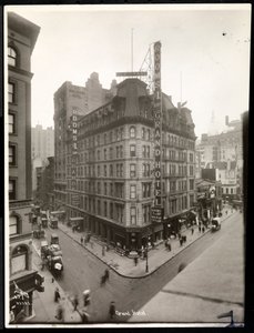 Vista do Grand Hotel 31 Street e Broadway, Nova York, c.1914 (impressão de gelatina de prata) de Byron Company